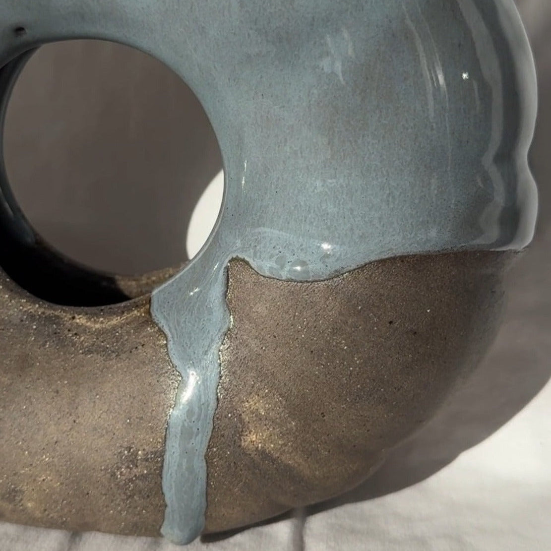 Midnight donut vase