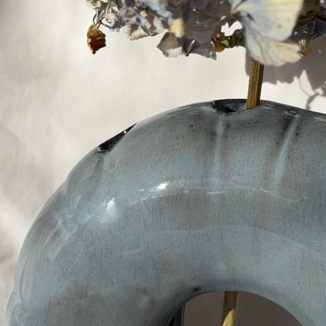 Midnight donut vase